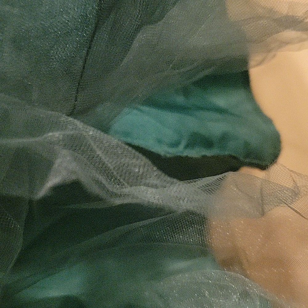 Elegant Green Tulle Skirt - Picture 4 of 7